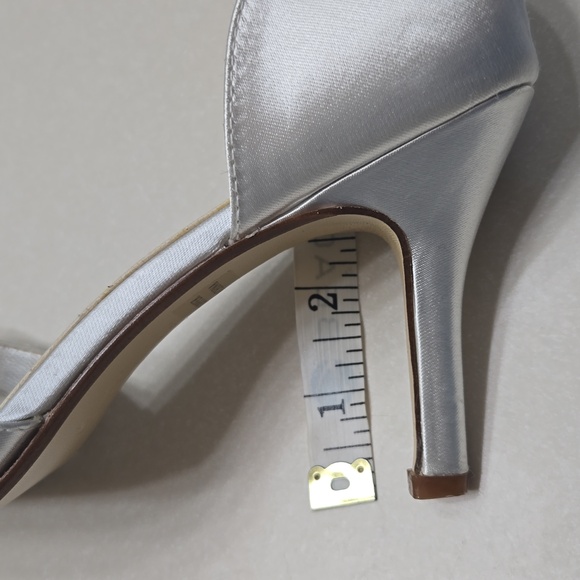 Michaelangelo sz 8.5 white heels - Picture 7 of 13